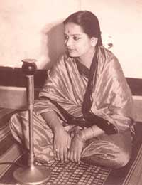 M. L. Vasanthakumari singing in her films